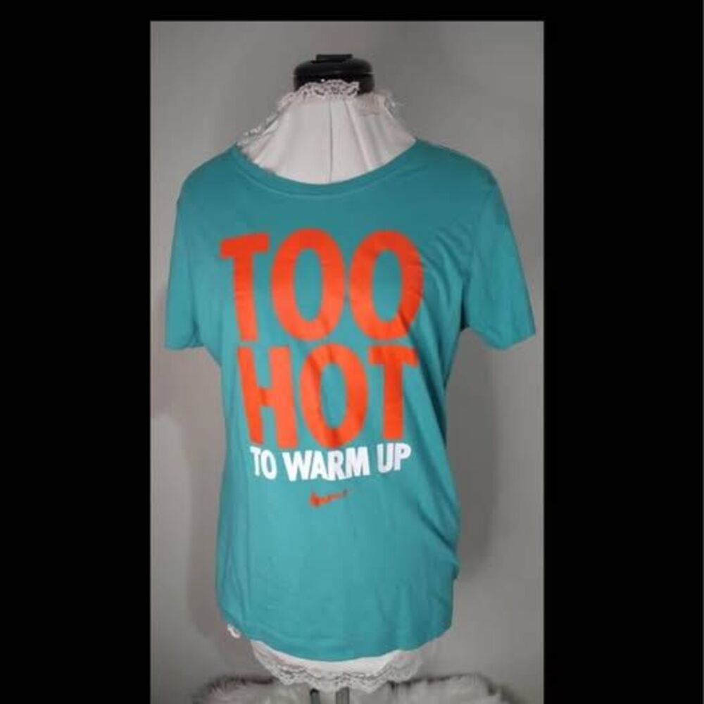 XL Name Brand “Too Hot to Warm Up” slim fit tee shirt C7002